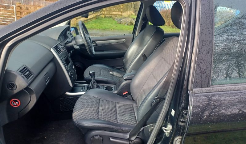 Mercedes-Benz A Class 1.5 A160 BlueEfficiency Avantgarde SE 5dr full