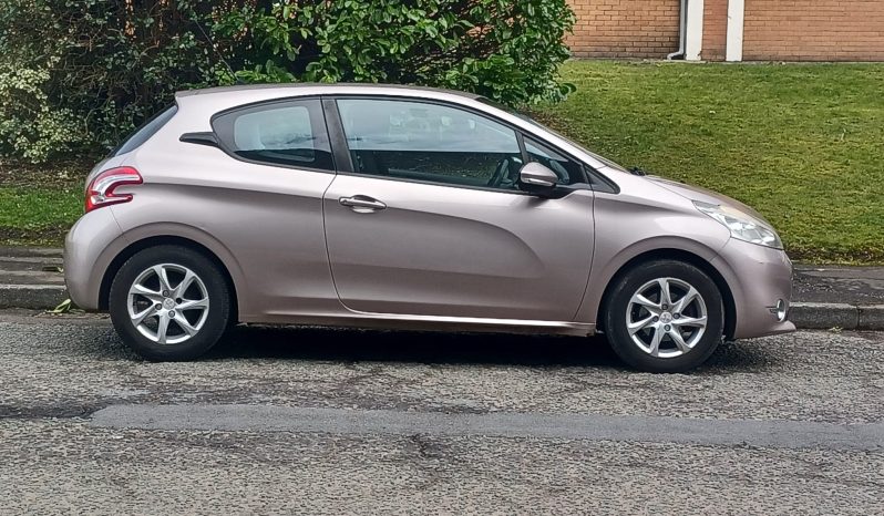 Peugeot 208 1.2 VTi Active Euro 5 3dr full