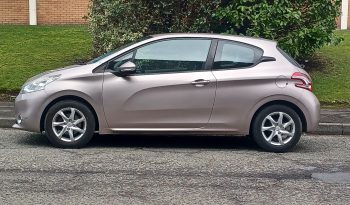 Peugeot 208 1.2 VTi Active Euro 5 3dr full
