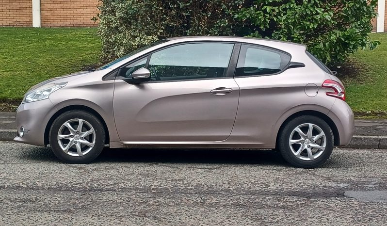 Peugeot 208 1.2 VTi Active Euro 5 3dr full