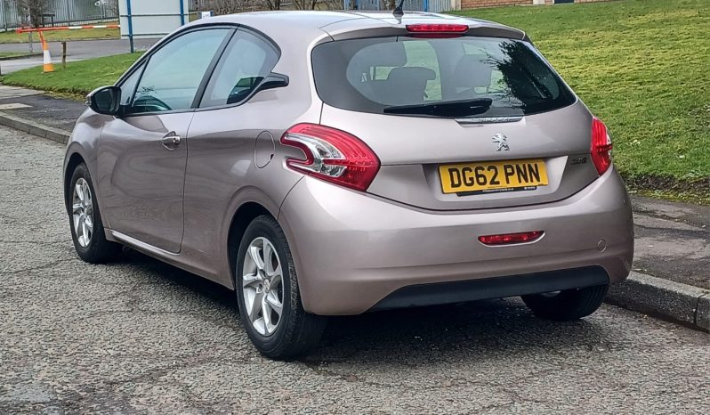 Peugeot 208 1.2 VTi Active Euro 5 3dr full