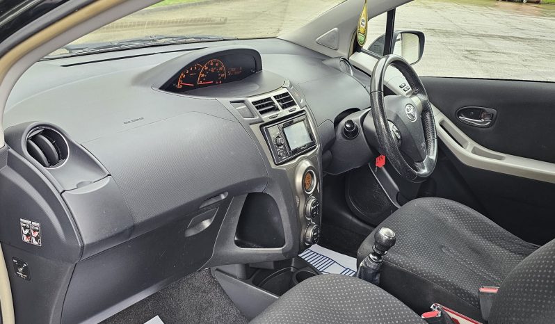 Toyota Yaris 1.4 D-4D T Spirit Euro 5 5dr full