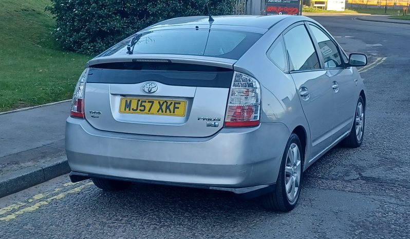 Toyota Prius 1.5 T Spirit CVT 5dr full