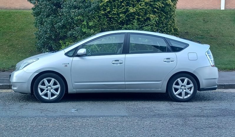 Toyota Prius 1.5 T Spirit CVT 5dr full