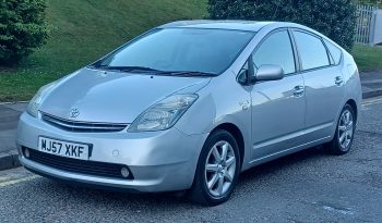 Toyota Prius 1.5 T Spirit CVT 5dr full