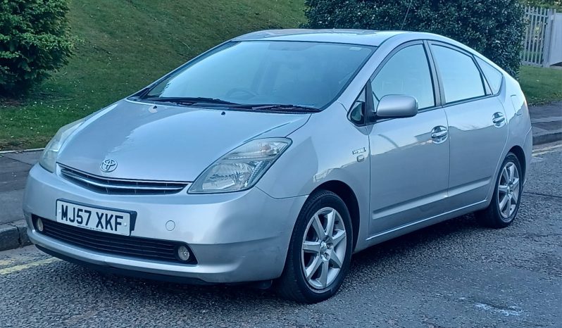 Toyota Prius 1.5 T Spirit CVT 5dr full