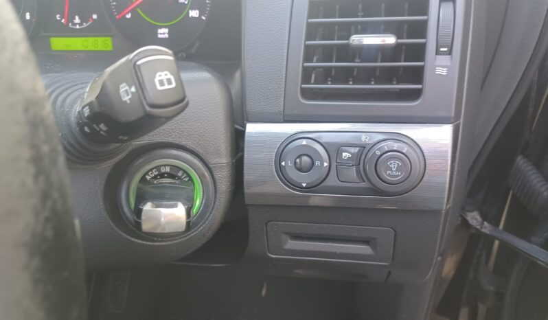 Chevrolet Captiva 2.0 VCDi LT 4WD Euro 4 5dr (7 Seats) full