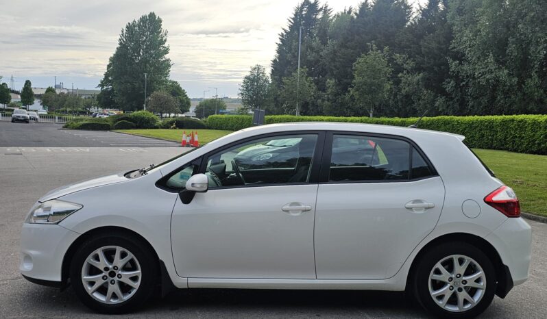 Toyota Auris 1.33 Dual VVT-i Colour Collection Euro 5 (s/s) 5dr full