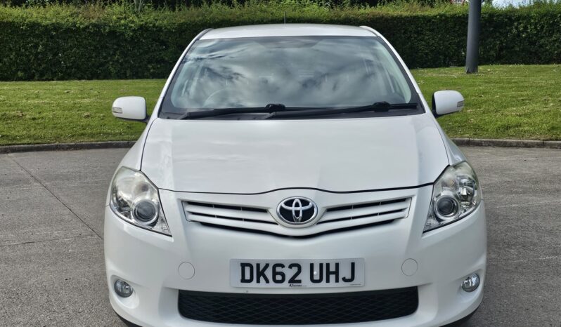 Toyota Auris 1.33 Dual VVT-i Colour Collection Euro 5 (s/s) 5dr full