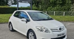 Toyota Auris 1.33 Dual VVT-i Colour Collection Euro 5 (s/s) 5dr