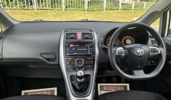 Toyota Auris 1.33 Dual VVT-i Colour Collection Euro 5 (s/s) 5dr full