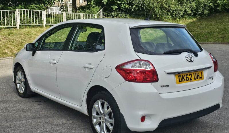 Toyota Auris 1.33 Dual VVT-i Colour Collection Euro 5 (s/s) 5dr full