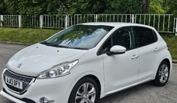 Peugeot 208 1.2 VTi Allure Euro 5 5dr full