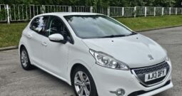 Peugeot 208 1.2 VTi Allure Euro 5 5dr