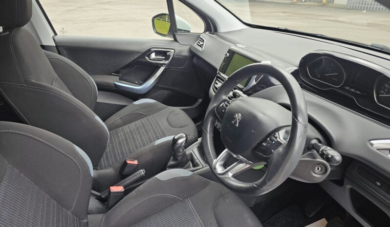 Peugeot 208 1.2 VTi Allure Euro 5 5dr full