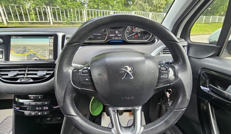 Peugeot 208 1.2 VTi Allure Euro 5 5dr full