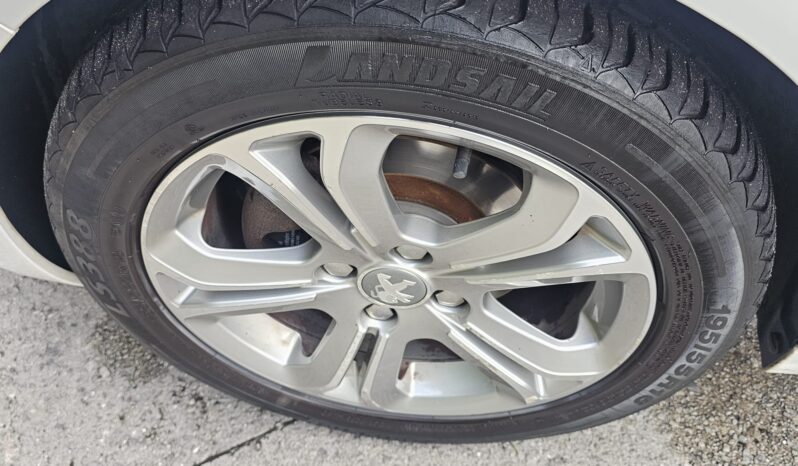 Peugeot 208 1.2 VTi Allure Euro 5 5dr full