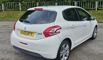 Peugeot 208 1.2 VTi Allure Euro 5 5dr full