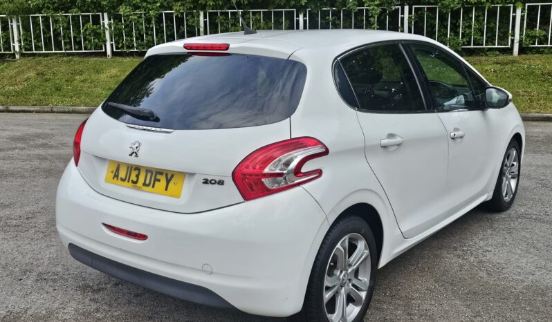 Peugeot 208 1.2 VTi Allure Euro 5 5dr full