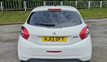 Peugeot 208 1.2 VTi Allure Euro 5 5dr full