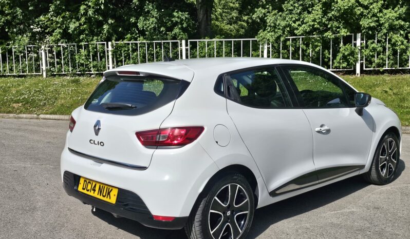 Renault Clio 1.2 16V Dynamique MediaNav Euro 5 5dr full