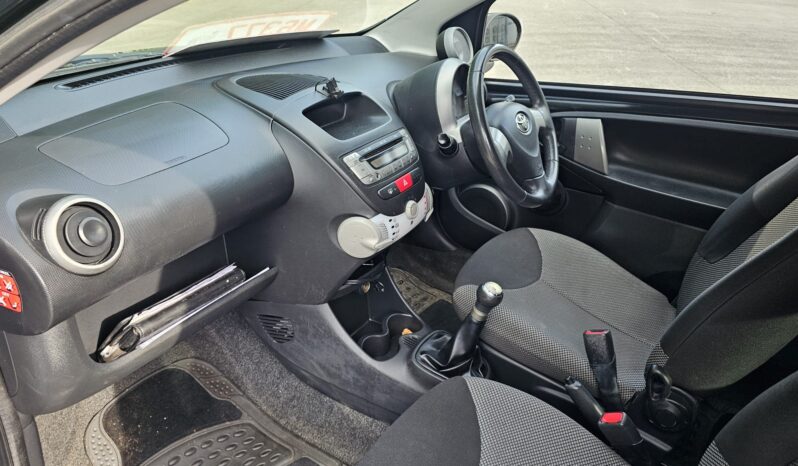 Toyota AYGO 1.0 VVT-i Fire Euro 5 3dr full