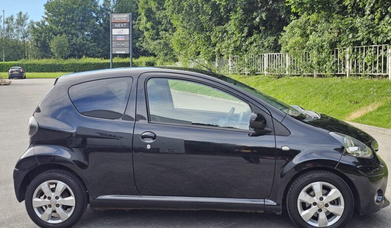 Toyota AYGO 1.0 VVT-i Fire Euro 5 3dr full