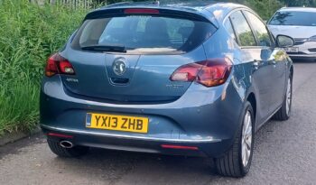 Vauxhall Astra 2.0 CDTi ecoFLEX Elite Euro 5 (s/s) 5dr full