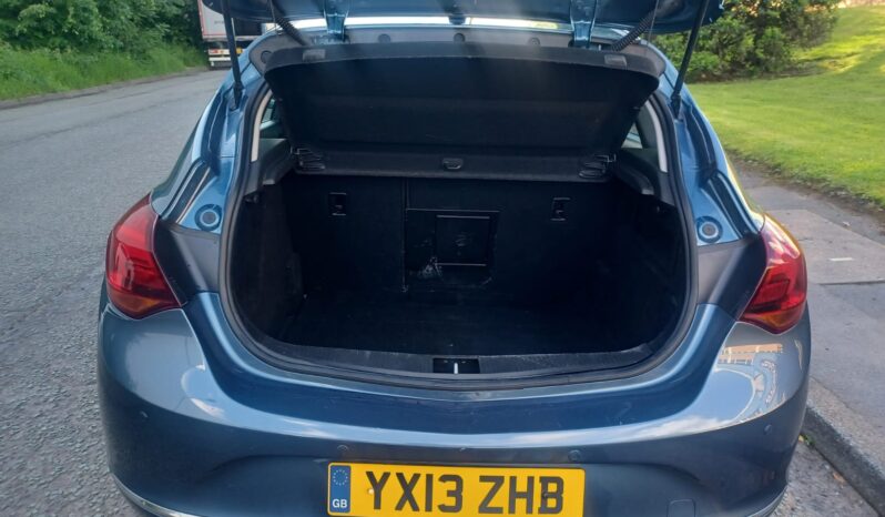 Vauxhall Astra 2.0 CDTi ecoFLEX Elite Euro 5 (s/s) 5dr full