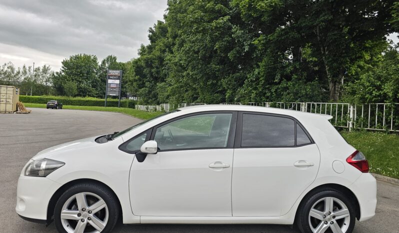 Toyota Auris 1.6 V-Matic SR Euro 5 5dr full