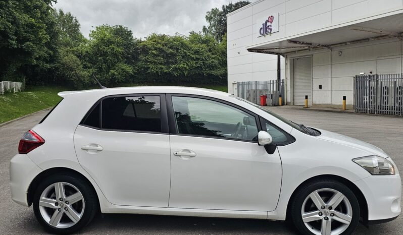 Toyota Auris 1.6 V-Matic SR Euro 5 5dr full