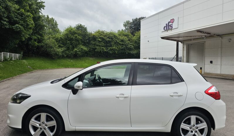 Toyota Auris 1.6 V-Matic SR Euro 5 5dr full