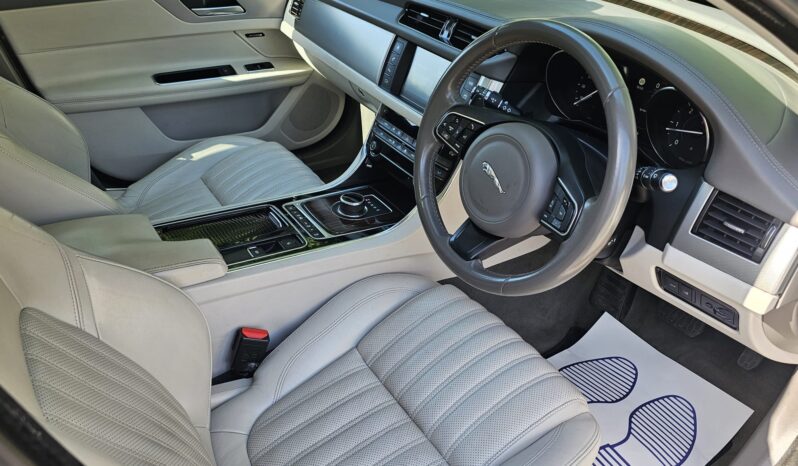 Jaguar XF 2.0d Portfolio Auto Euro 6 (s/s) 4dr full