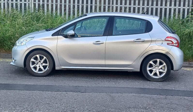 Peugeot 208 1.2 VTi Active Euro 5 5dr full