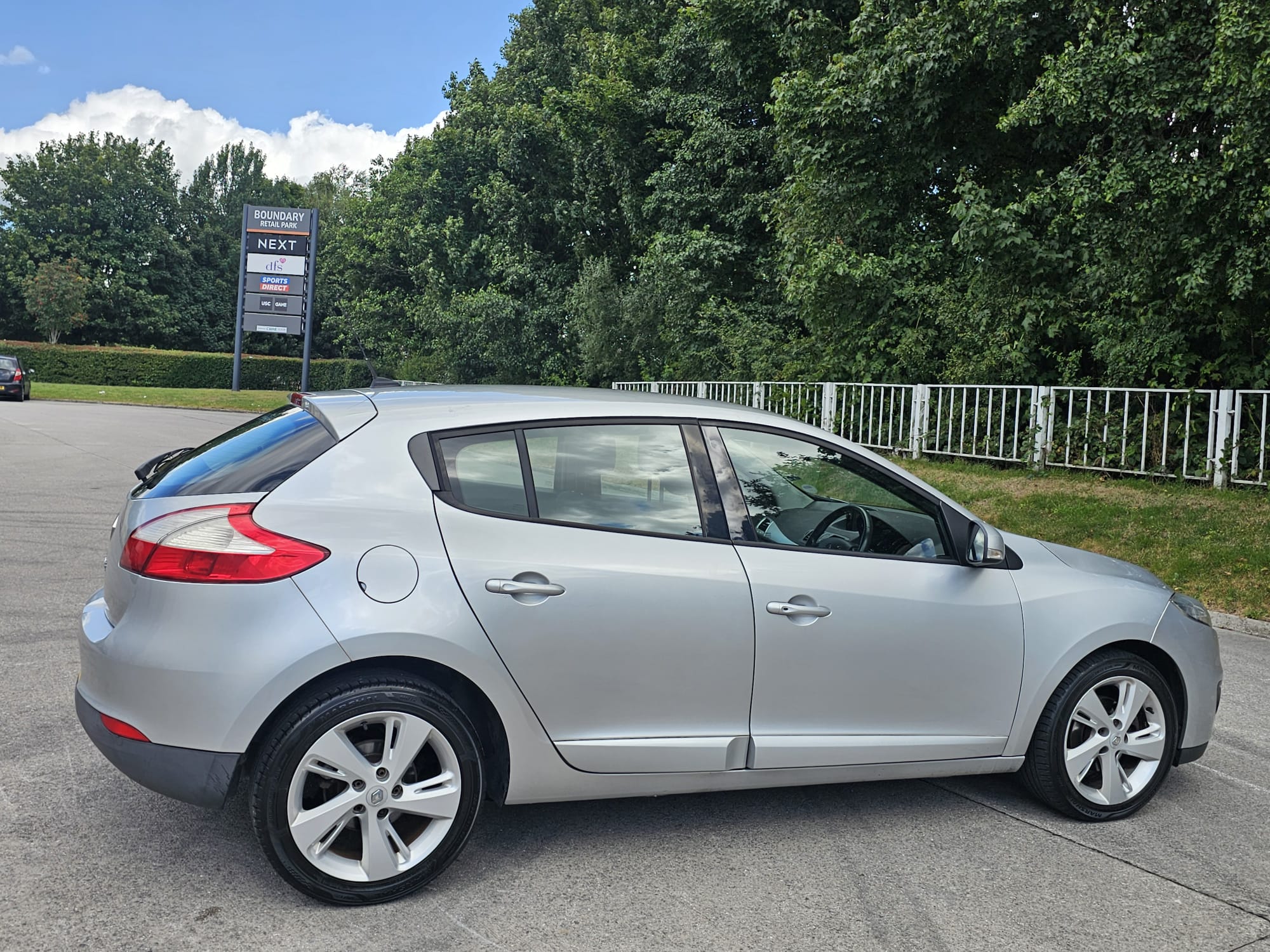 Renault Megane 1.6 16V Dynamique TomTom Euro 5 5dr