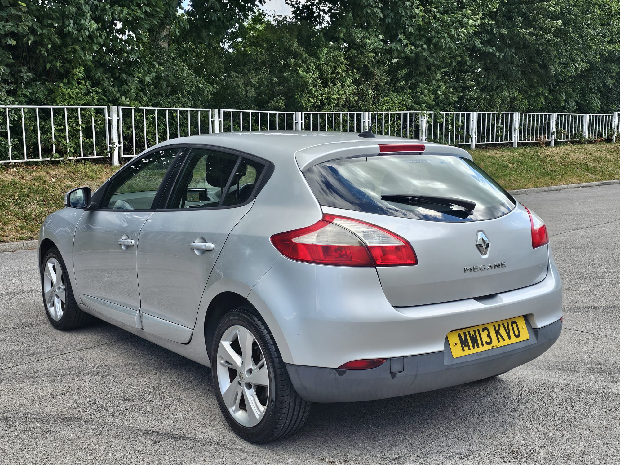 Renault Megane 1.6 16V Dynamique TomTom Euro 5 5dr
