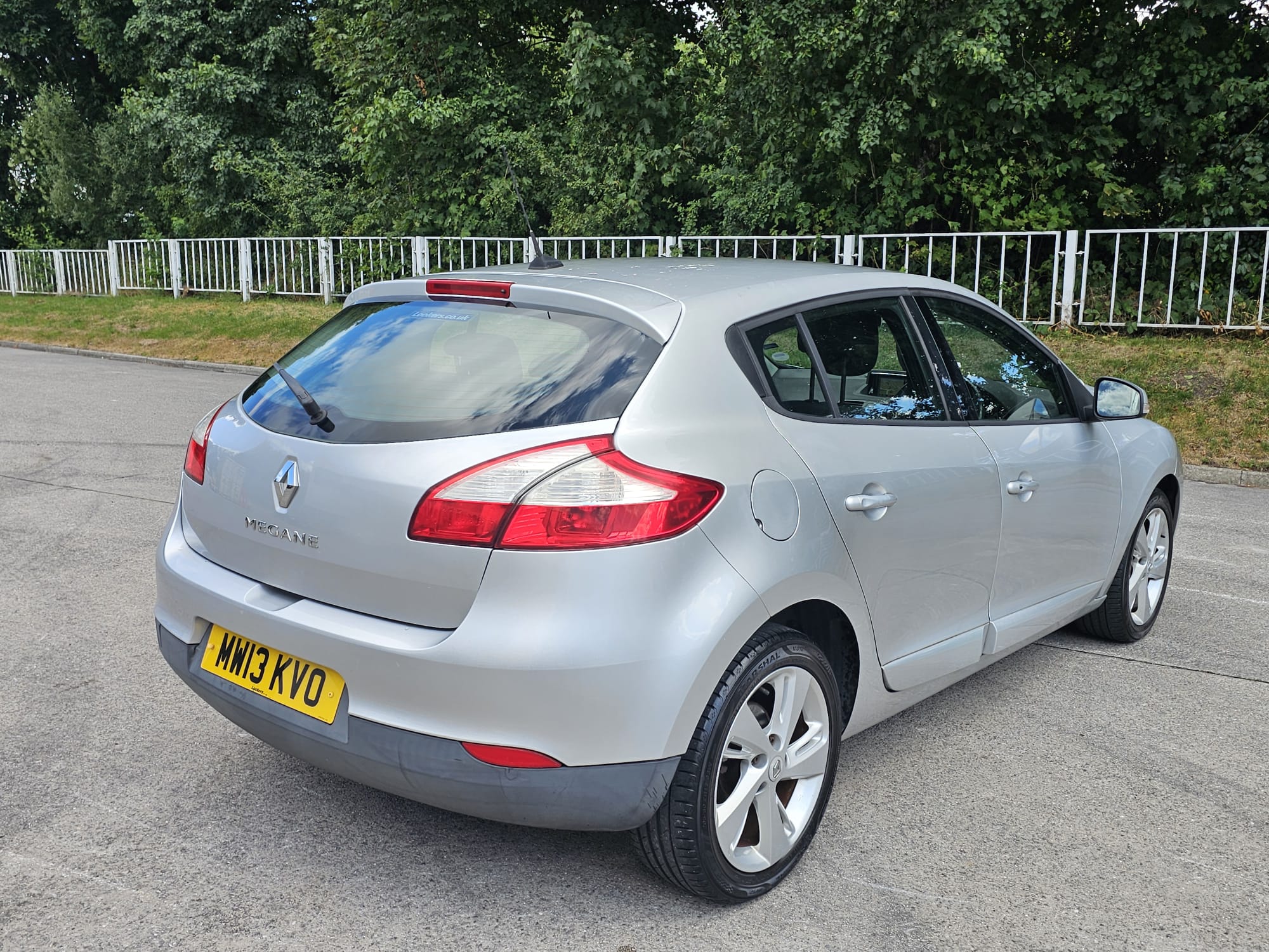 Renault Megane 1.6 16V Dynamique TomTom Euro 5 5dr