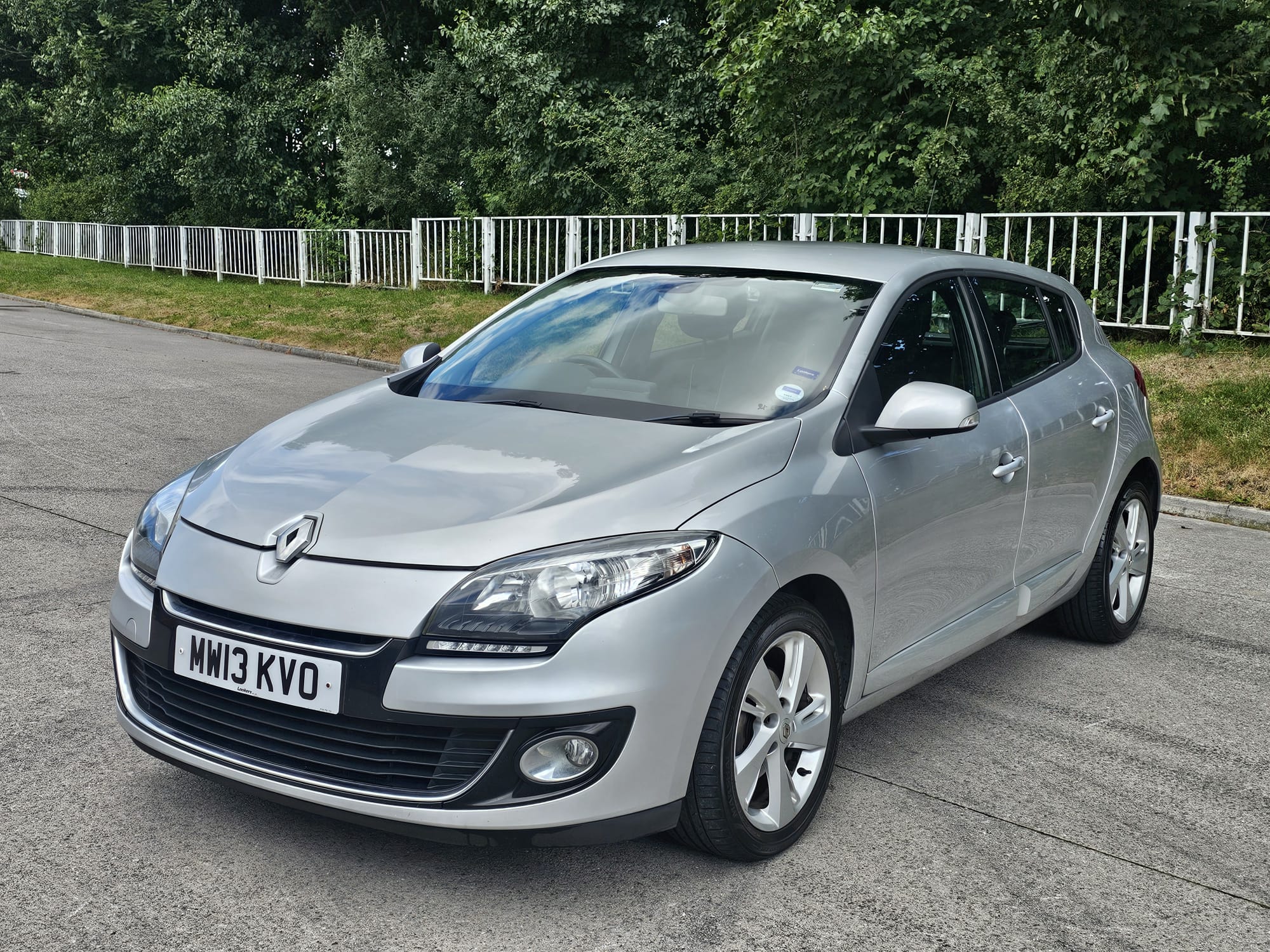Renault Megane 1.6 16V Dynamique TomTom Euro 5 5dr
