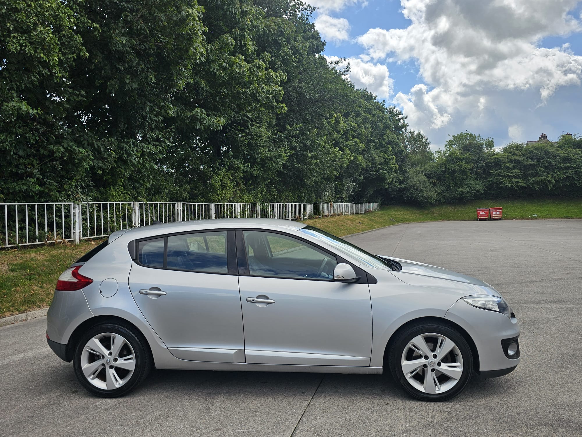 Renault Megane 1.6 16V Dynamique TomTom Euro 5 5dr