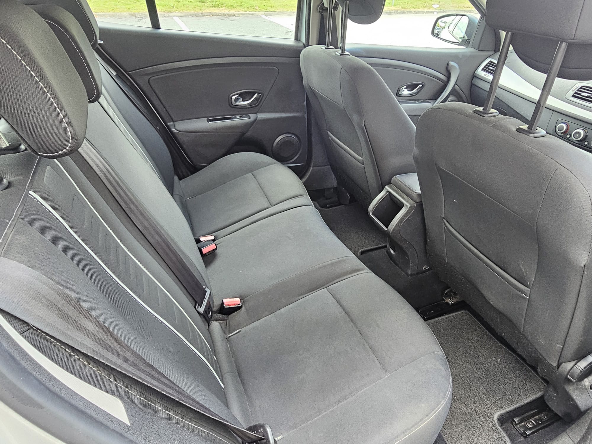 Renault Megane 1.6 16V Dynamique TomTom Euro 5 5dr