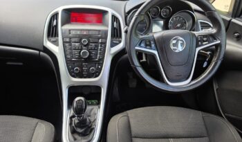 Vauxhall Astra 1.4i SRi Euro 6 5dr full