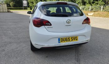 Vauxhall Astra 1.4i SRi Euro 6 5dr full