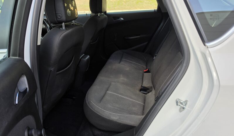 Vauxhall Astra 1.4i SRi Euro 6 5dr full