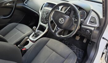 Vauxhall Astra 1.4i SRi Euro 6 5dr full