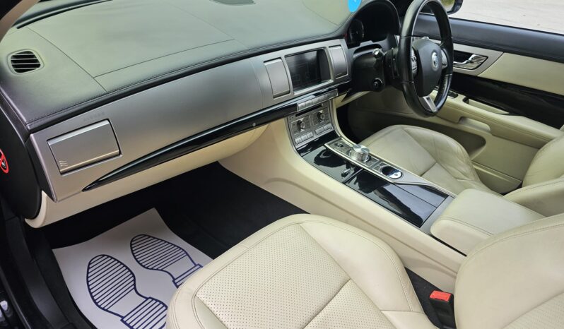 Jaguar XF 3.0d S V6 Premium Luxury Auto Euro 5 4dr full