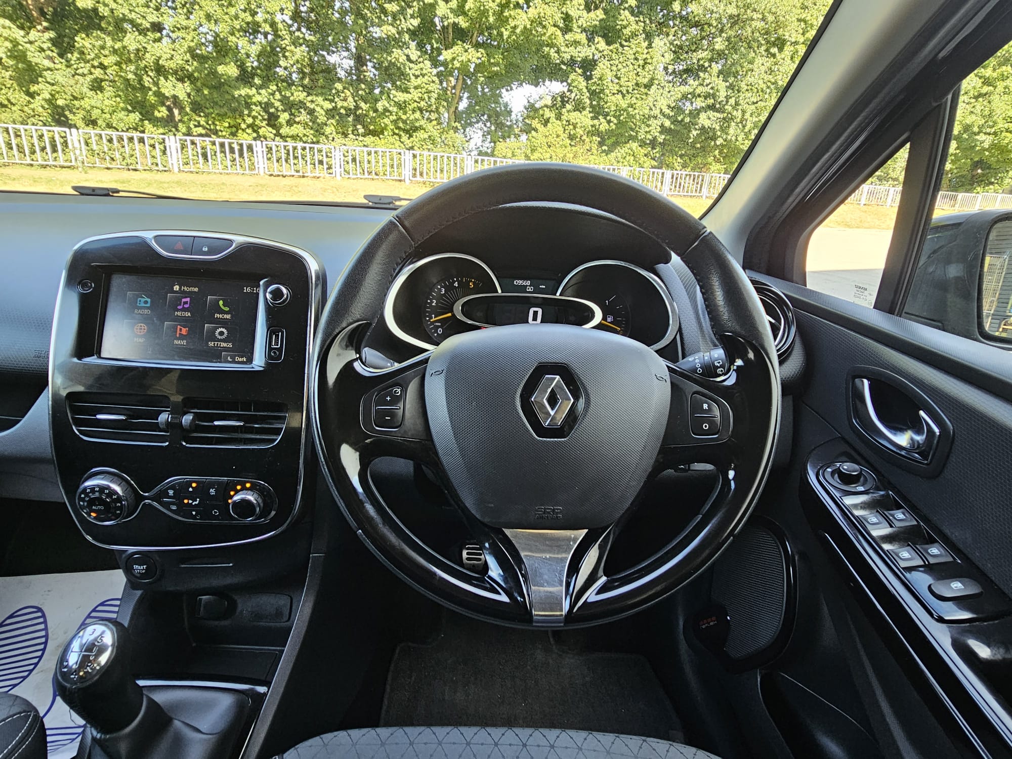 Renault Clio 1.5 dCi Dynamique S MediaNav Euro 5 (s/s) 5dr