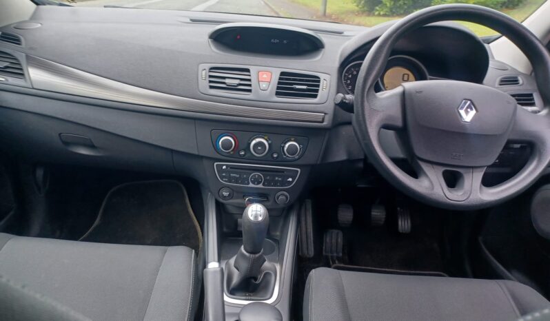 Renault Megane 1.6 16V Expression Euro 4 5dr full
