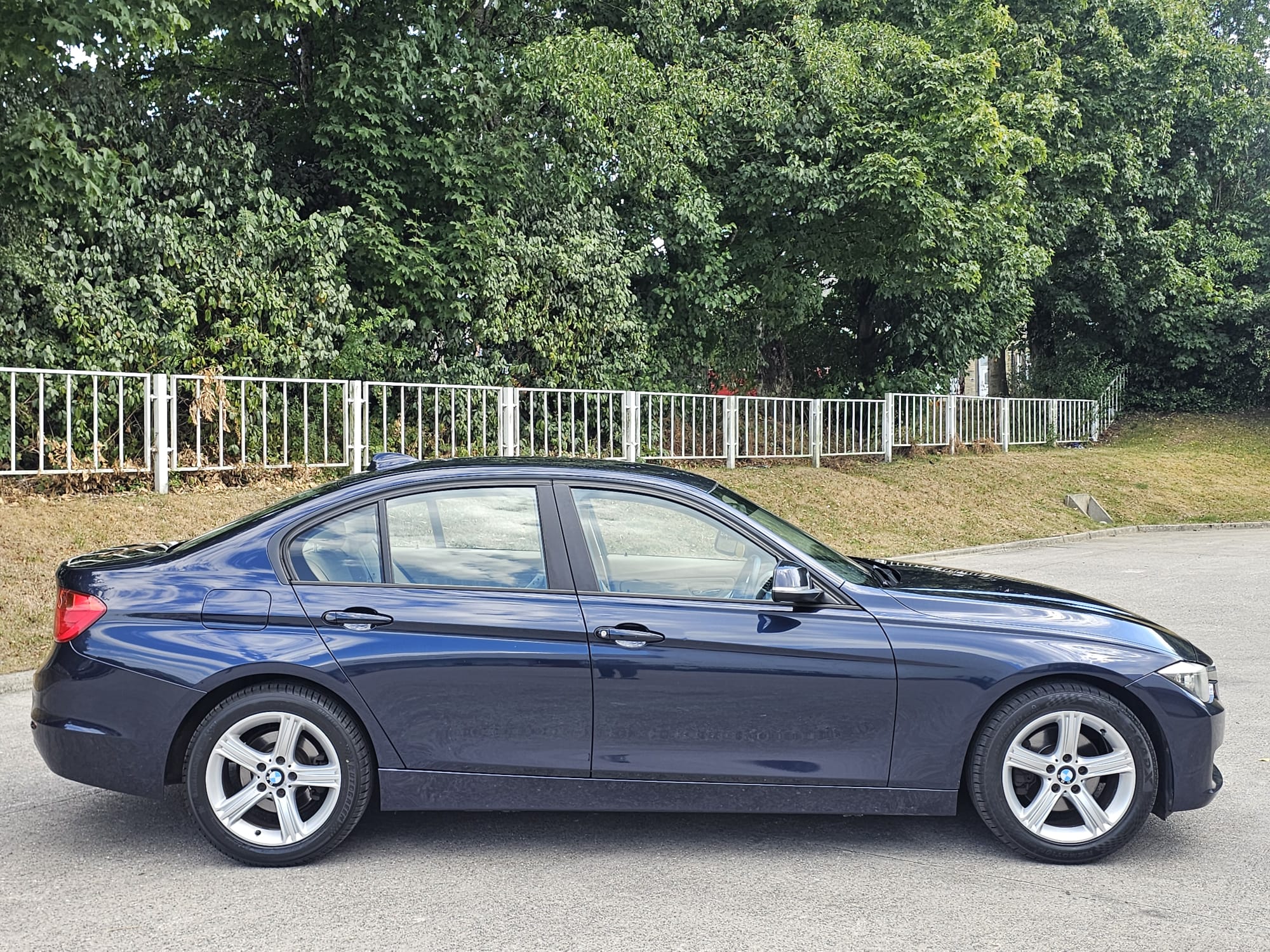 BMW 3 Series 2.0 320d SE Auto Euro 5 (s/s) 4dr