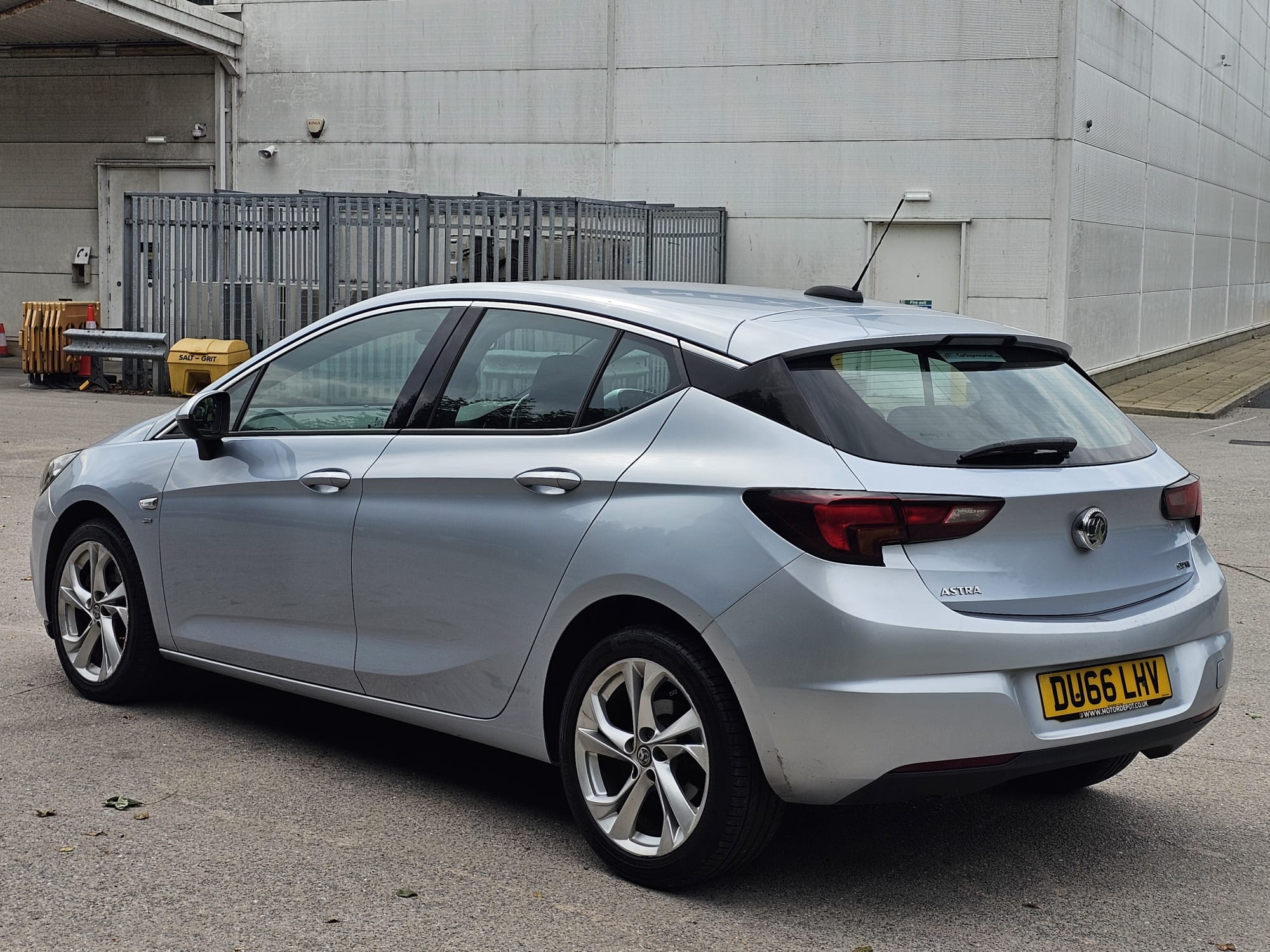 Vauxhall Astra 1.6 CDTi ecoTEC BlueInjection SRi Euro 6 5dr