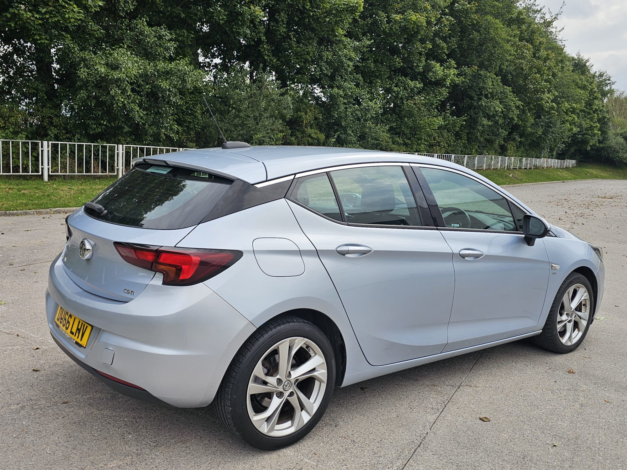 Vauxhall Astra 1.6 CDTi ecoTEC BlueInjection SRi Euro 6 5dr